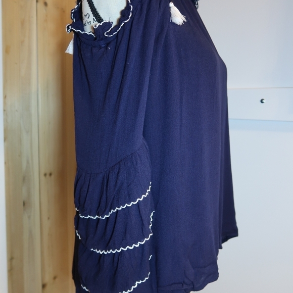 Off The Shoulder Ruffled Sleeve Top - Picture 4 of 5